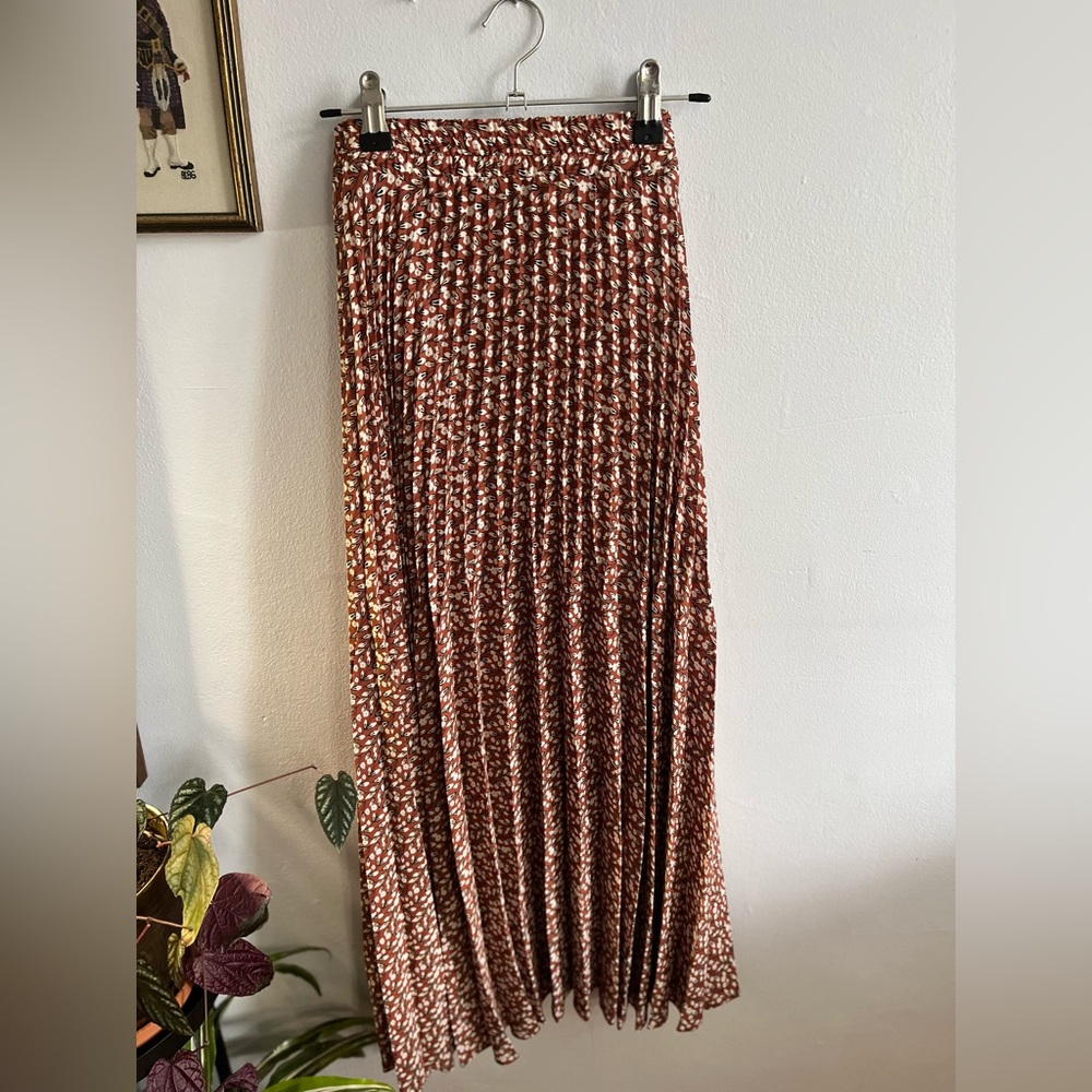 Floral Pleated Brown Skirt